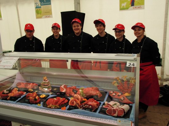 Image Concours de vitrines des apprentis bouchers européens à Charolles